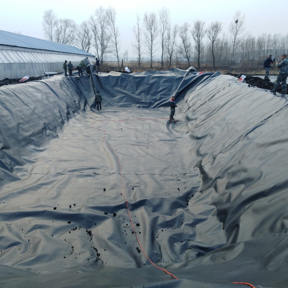 HDPE黄瓜视频APP下载地址膜怎么施工更能复合污水池防渗要求？