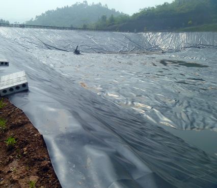 黄瓜视频APP下载地址膜作为污水蒸发池防渗层选择的优越性