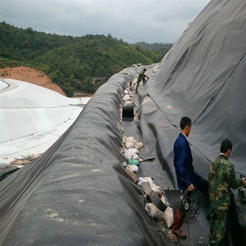 黄瓜视频APP下载地址膜与溢洪闸及原坝体如何连接