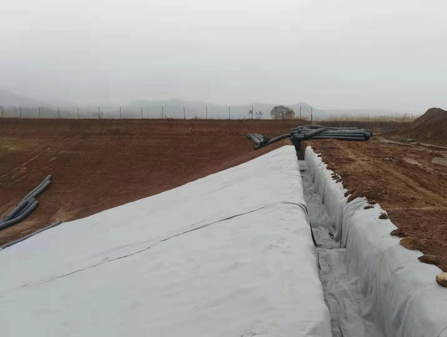 黄瓜视频APP下载地址膜在水库防渗加固工程中的铺设范围