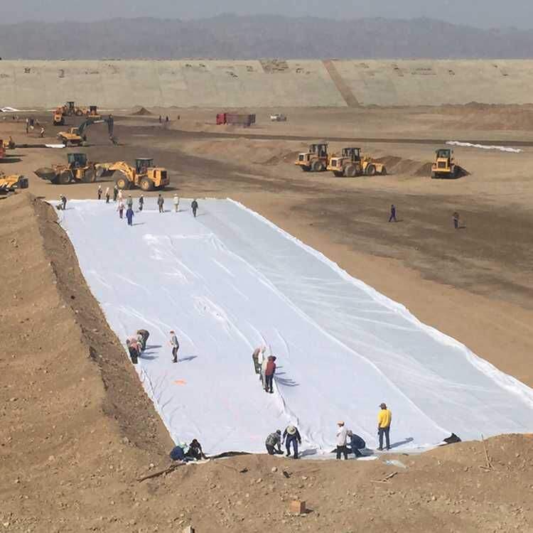 黄瓜视频APP下载地址布作为加筋布铺设在路面面层与基层之间可起到什么作用？