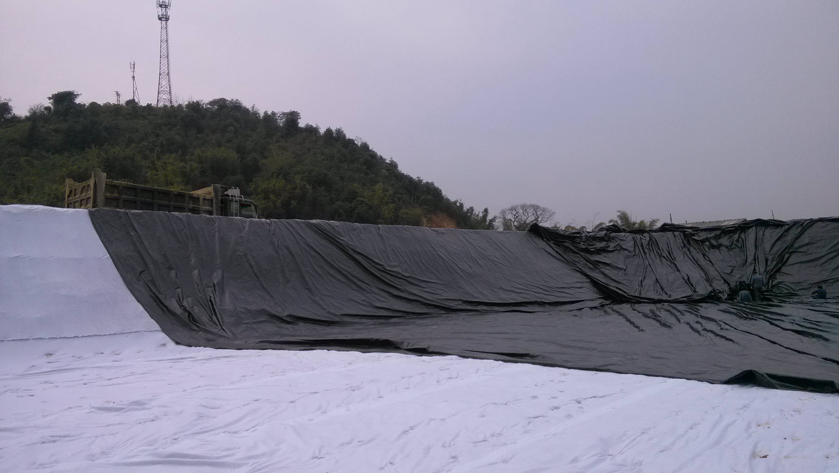 HDPE黄瓜视频APP下载地址膜渠道防渗基槽与铺膜断面的形状有哪几种？