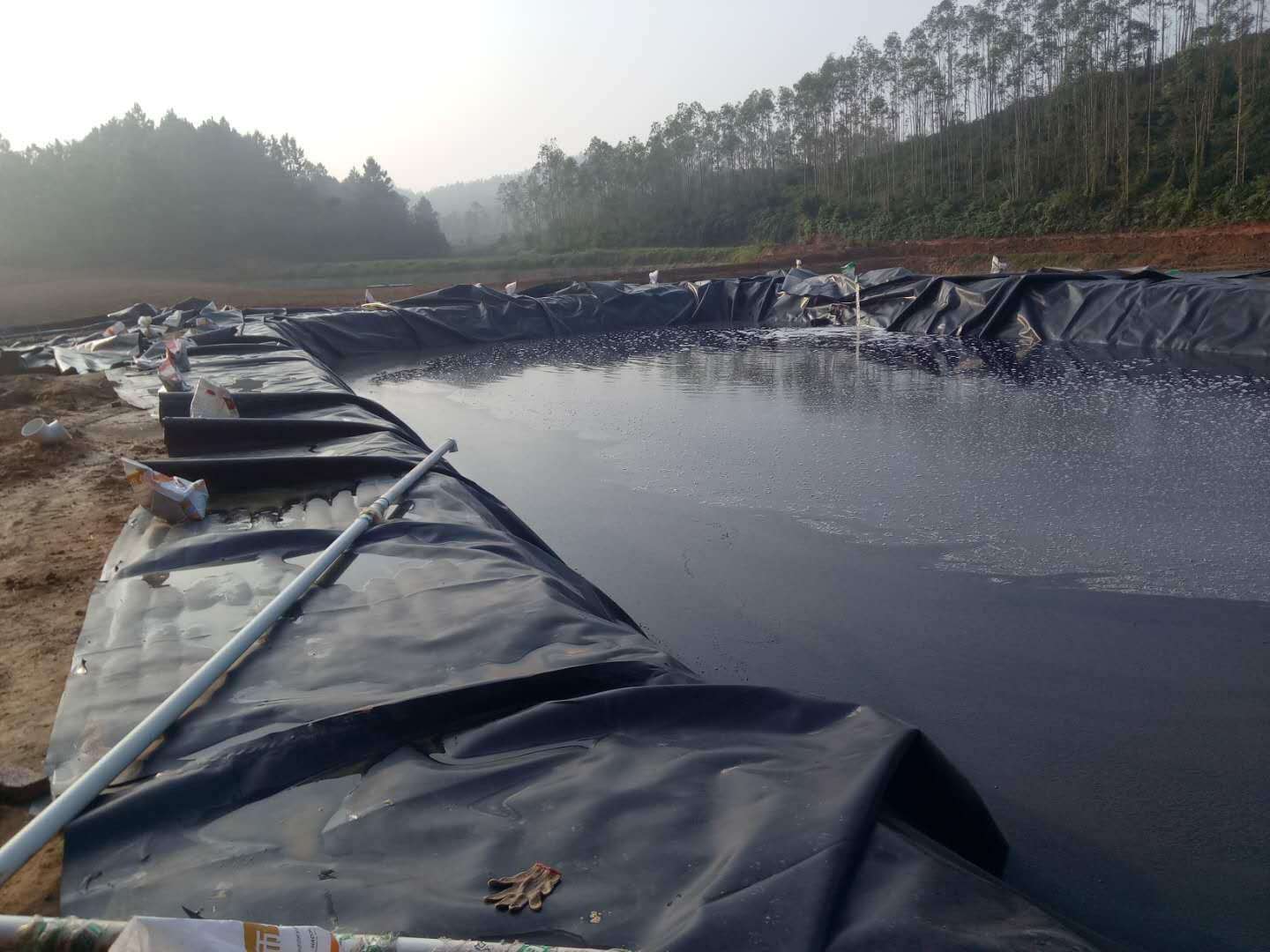 复合黄瓜视频APP下载地址膜解决坝坡和库底防渗问题