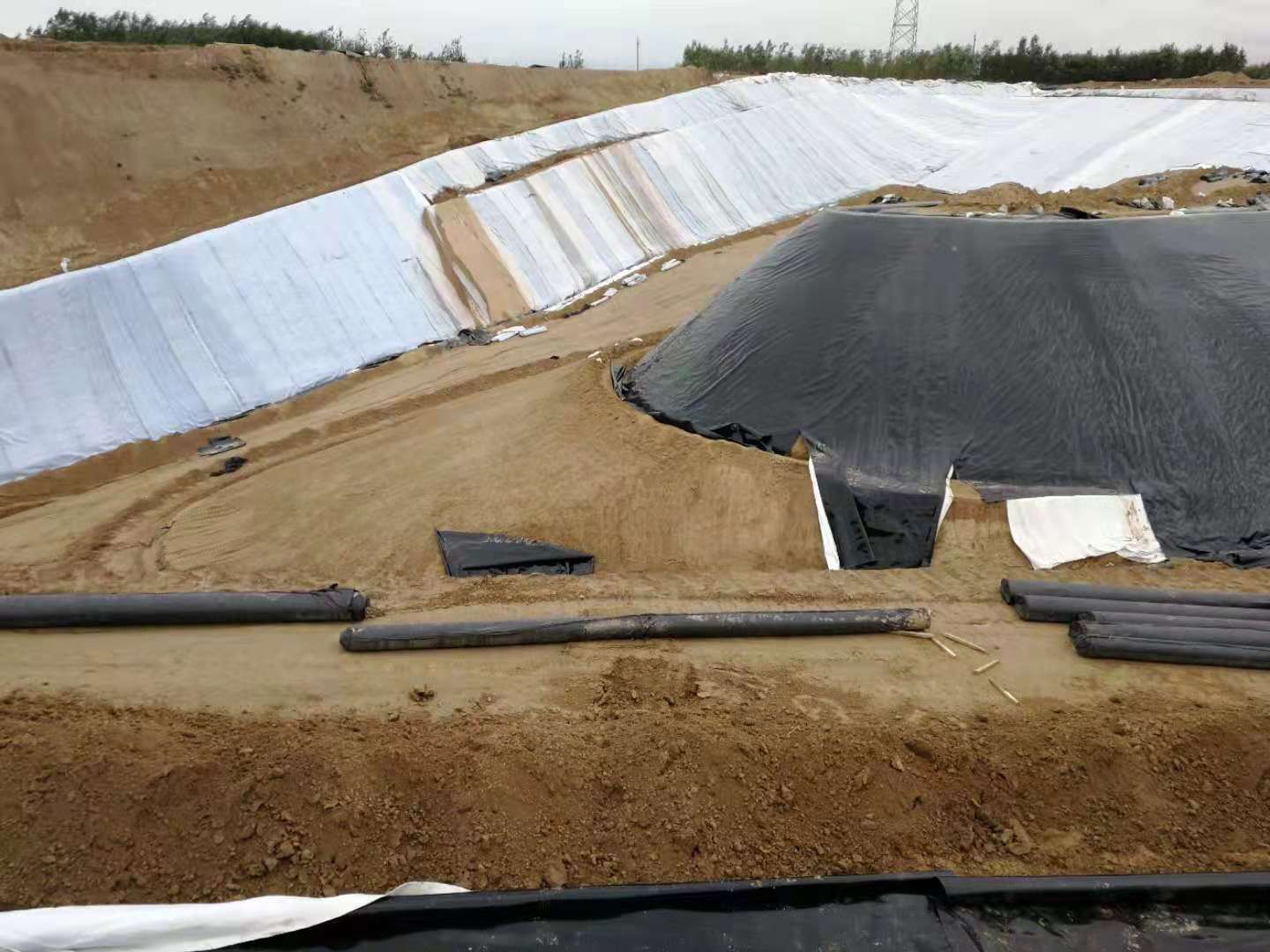 大胆尝试新材料选定黄瓜视频APP下载地址膜为库底防渗材料