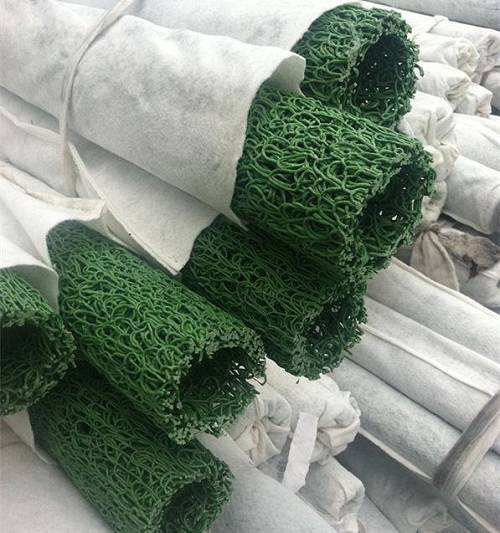 植物纤维毯具有抗冻、抗潮、防冲刷、吸水保湿等优点