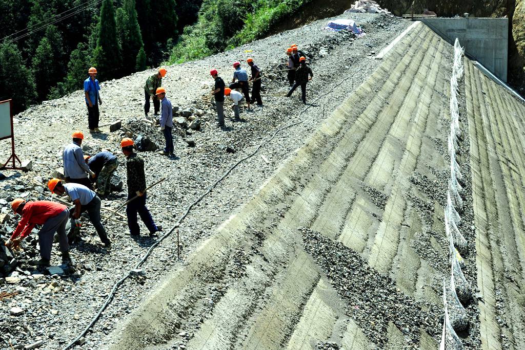复合黄瓜视频APP下载地址膜的柔性特征在国内外坝体防渗工程中地位